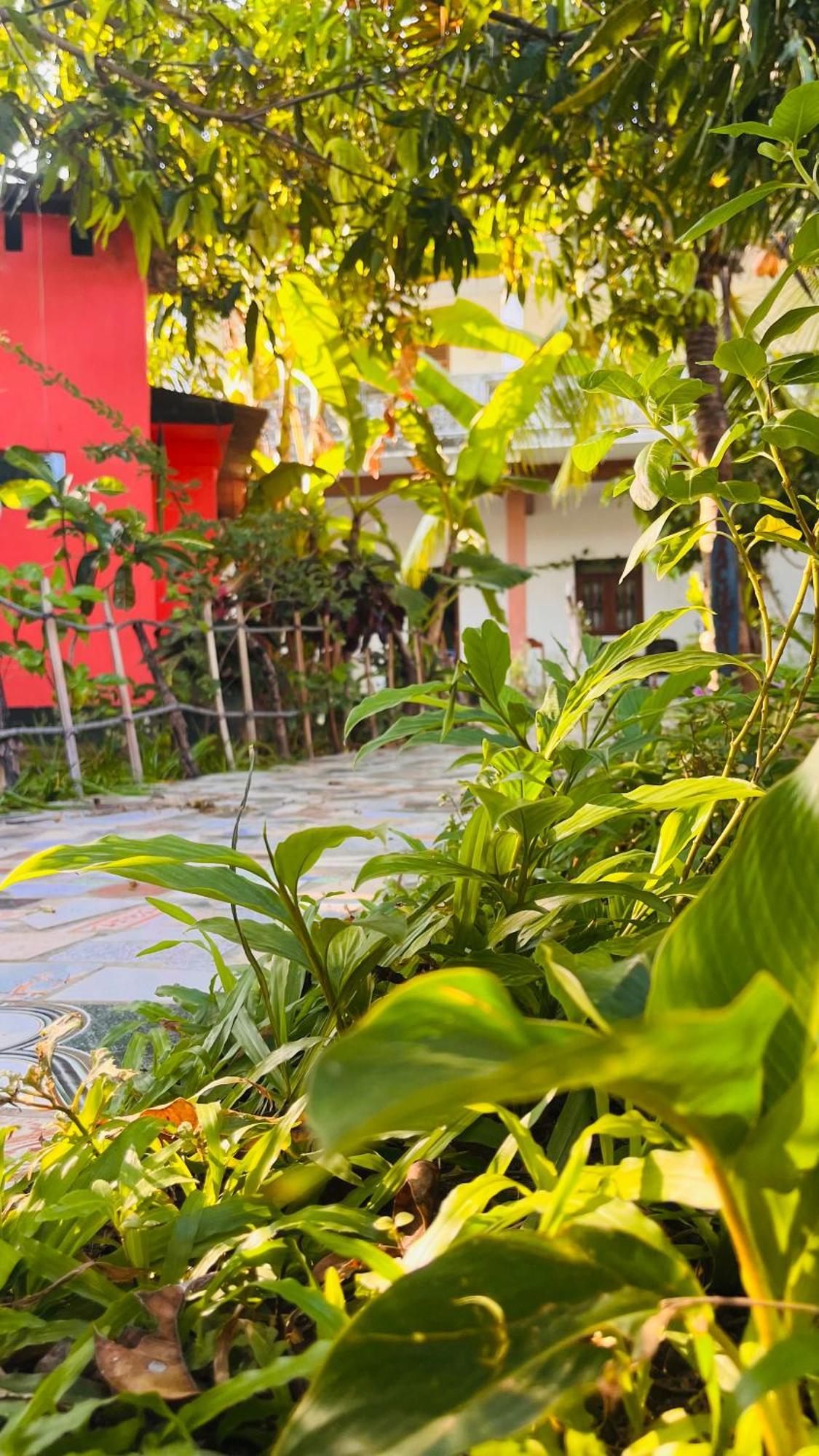 Lobster Inn Trincomalee Exterior foto