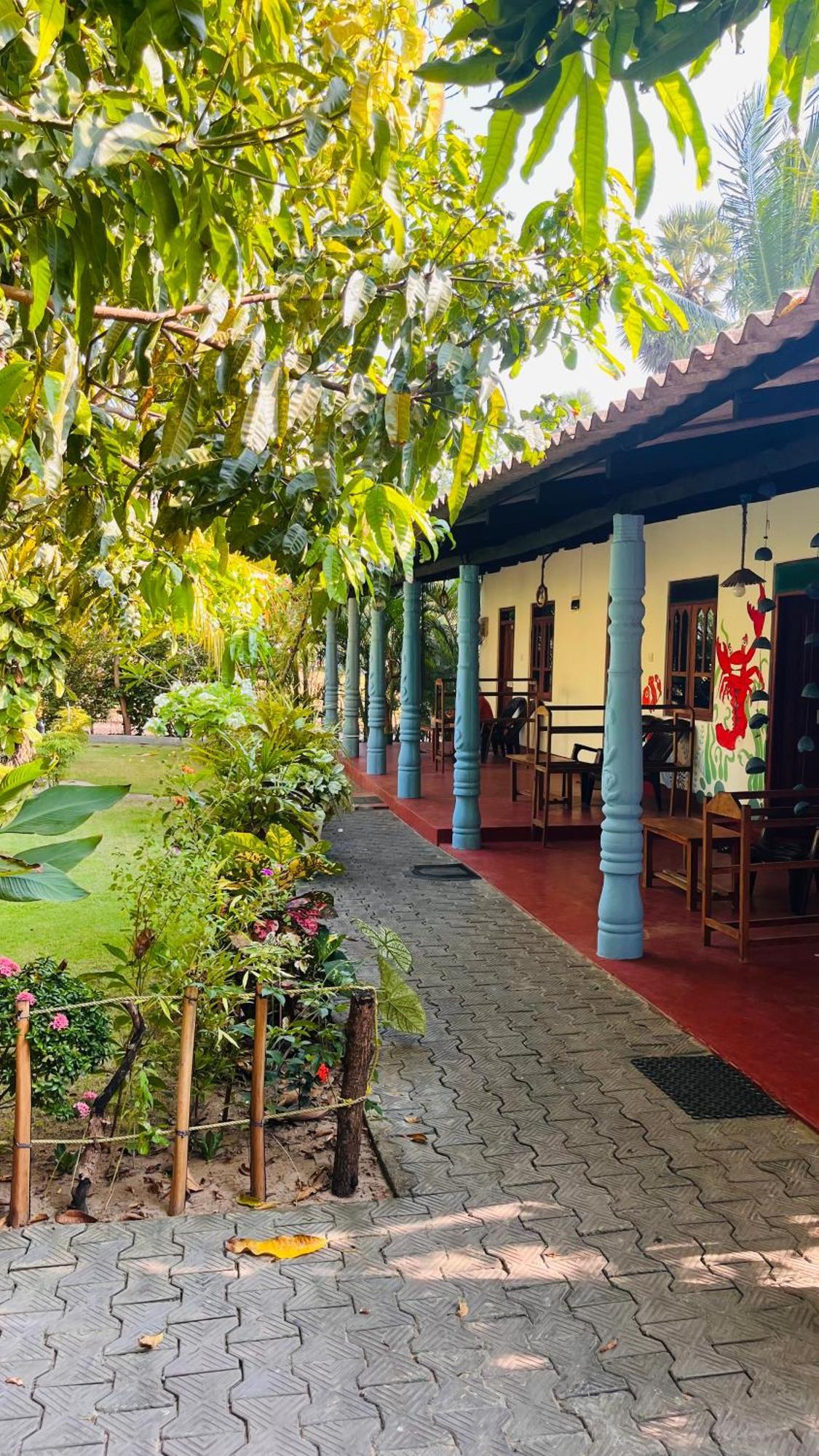 Lobster Inn Trincomalee Exterior foto